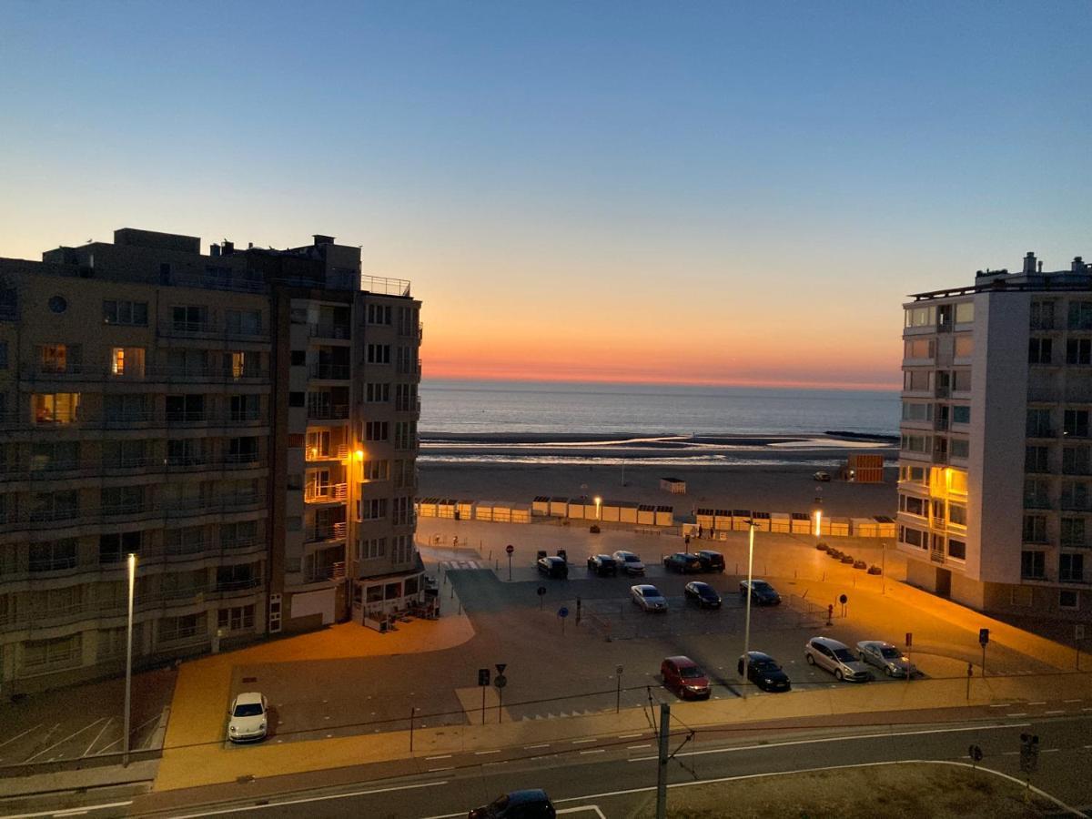 Oostende Luxury Seaview Studio - Large Terrace- Swimming Pool - Parking Екстер'єр фото